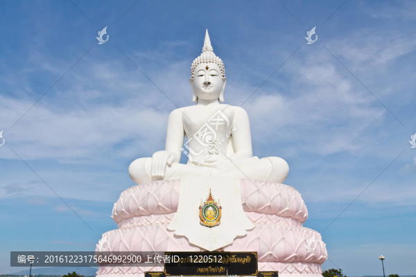 White,Buddha的雕像