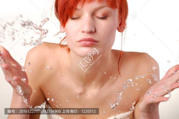 女人和水