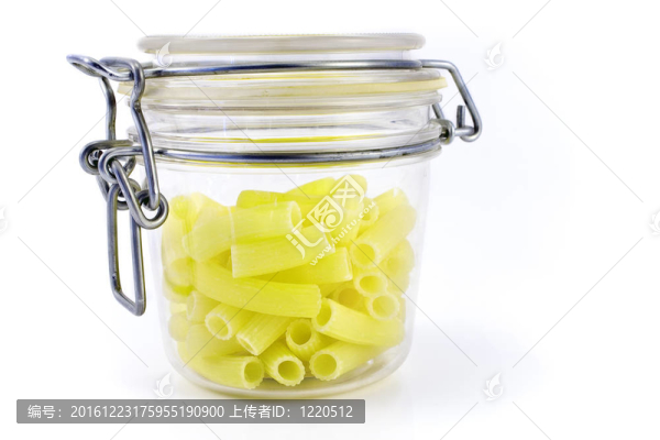玻璃缸里的通心粉