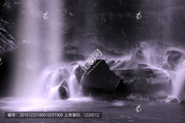 在Falls,BW