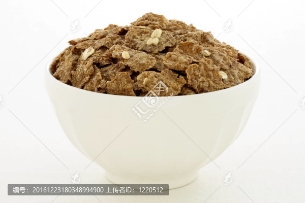 麥麩麥片早餐與燕麥片