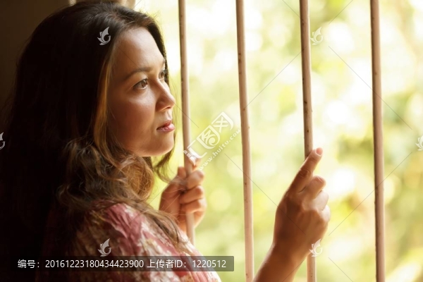 悲傷的女人