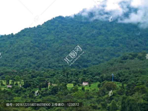 山峰村