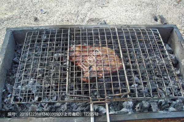烤肉上的肉