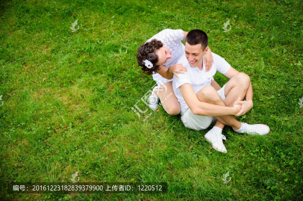 幸福的情侶
