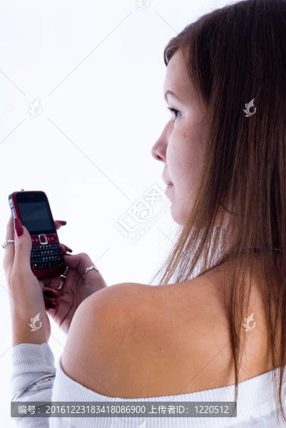 漂亮女人用手機說話