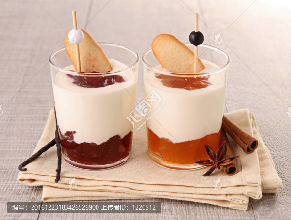 新鮮的甜點verrine