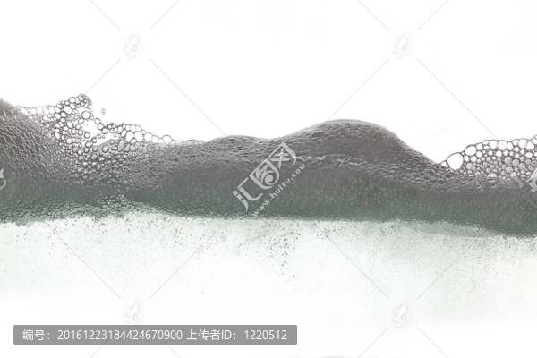 白色背景上的泡沫波
