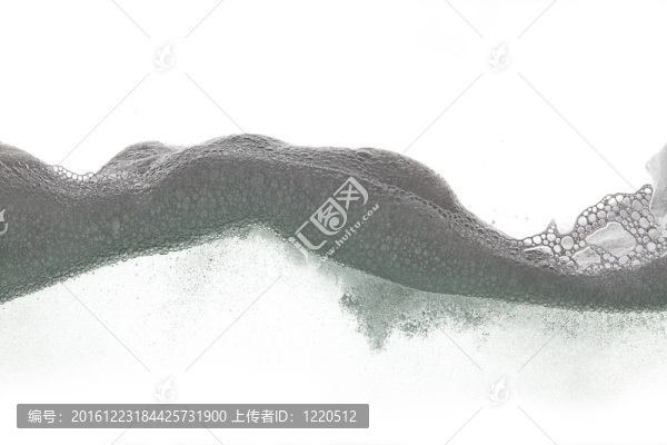 白色背景上的泡沫波