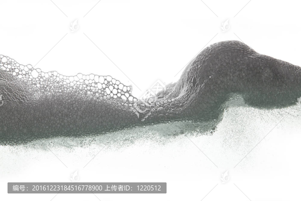 白色背景上的泡沫波