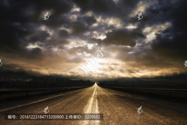 公路沿線的日出