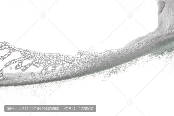 白色背景上的泡沫波
