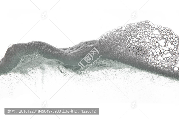 白色背景上的泡沫波