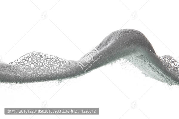 白色背景上的泡沫波