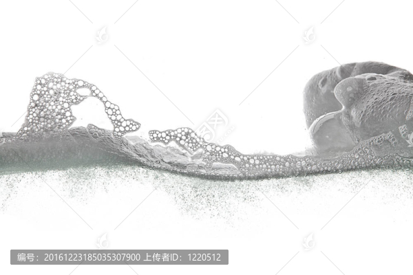 白色背景上的泡沫波
