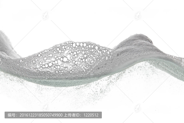 白色背景上的泡沫波