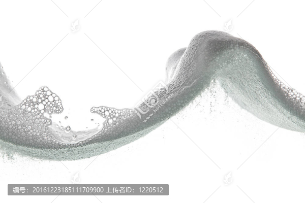 白色背景上的泡沫波