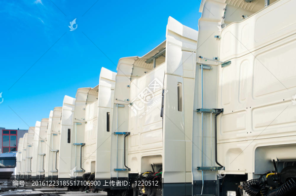 白色的卡車