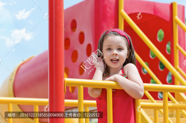 可愛(ài)的小女孩