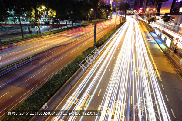 夜間移動(dòng)汽車