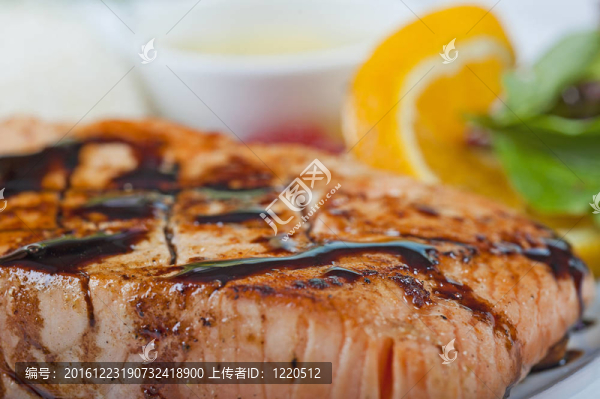 鮭魚牛排點(diǎn)菜