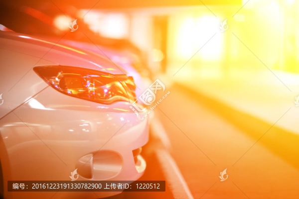 停放的汽車(chē)