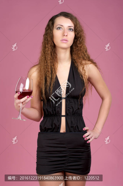 美女配紅酒