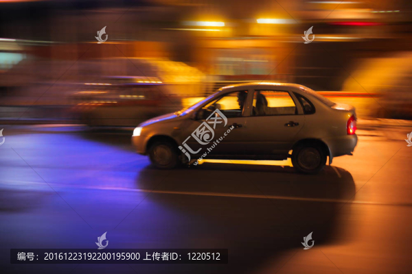 汽車在夜間