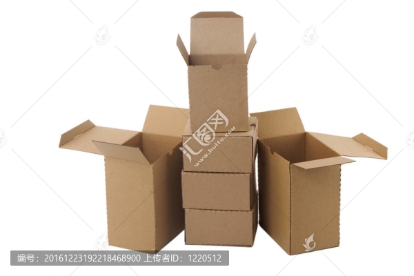 堆疊的棕色紙箱