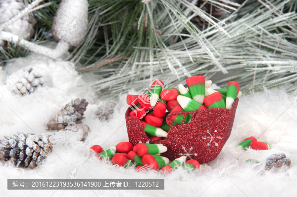 在雪橇上的圣誕糖果