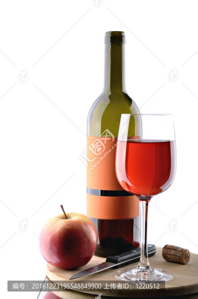 一瓶紅酒和一瓶紅酒
