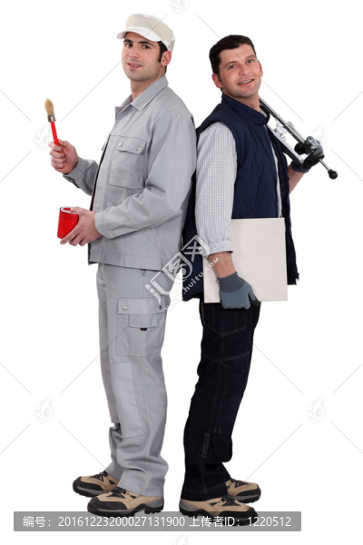 背靠背站著的人