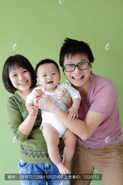 幸福的家庭；母親；父親和孩子