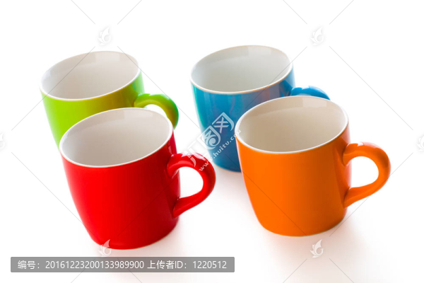 五顏六色的陶瓷杯