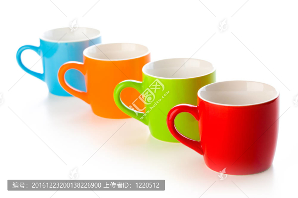五顏六色的陶瓷杯