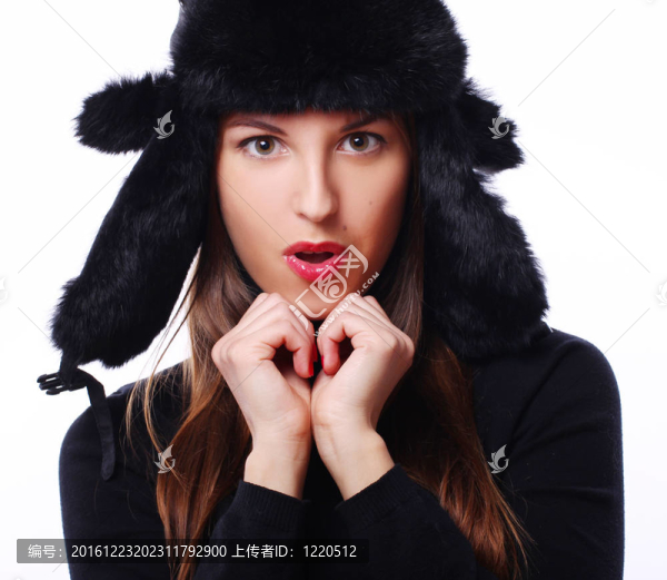 戴帽子的漂亮女孩