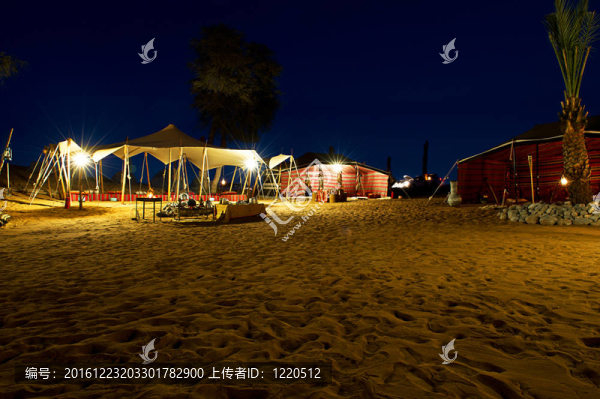 沙漠營(yíng)地