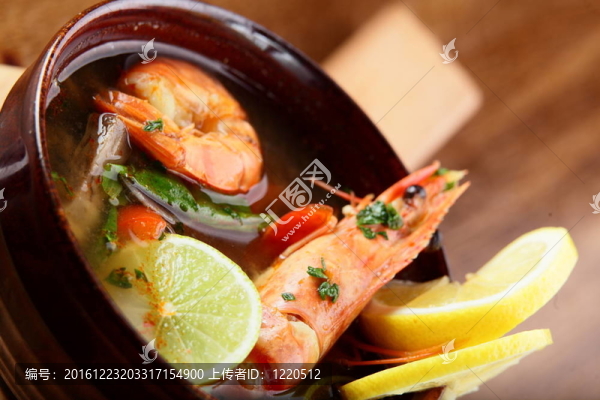 餐桌上的食物