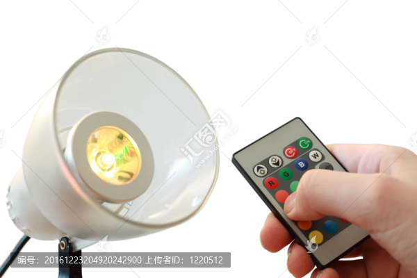 白色電燈；近距離遙控器