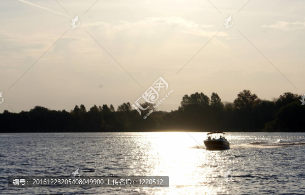 太陽下降之舟