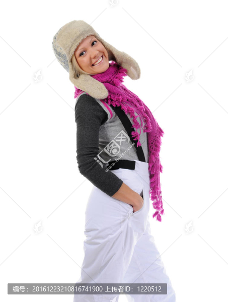 漂亮的女人穿著冬天的衣服