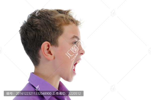 憤怒的小男孩