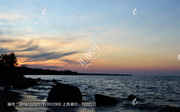 在拉多加湖夏季日落