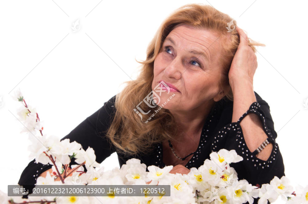 老婦人和花