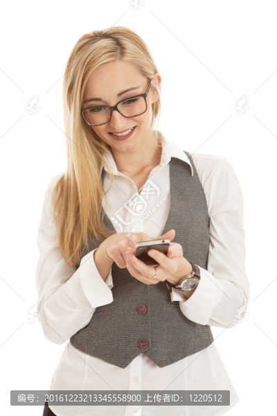 年輕的商業(yè)女性手機(jī)與白色背景隔離