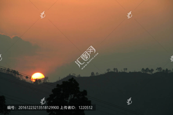 日落后山
