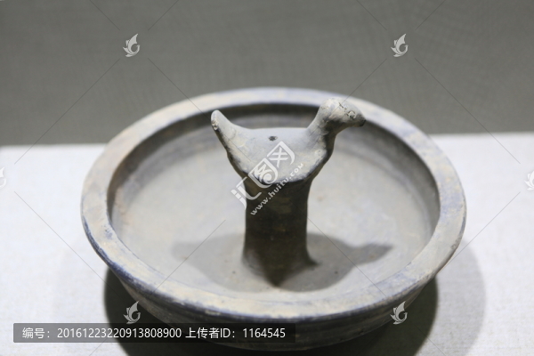 鳳鳥(niǎo)灰陶盆形燈