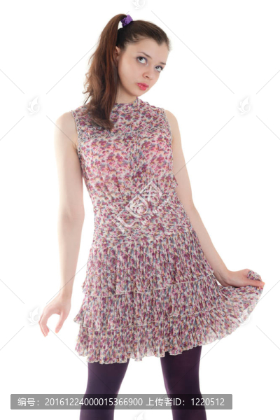 穿裙子的女孩