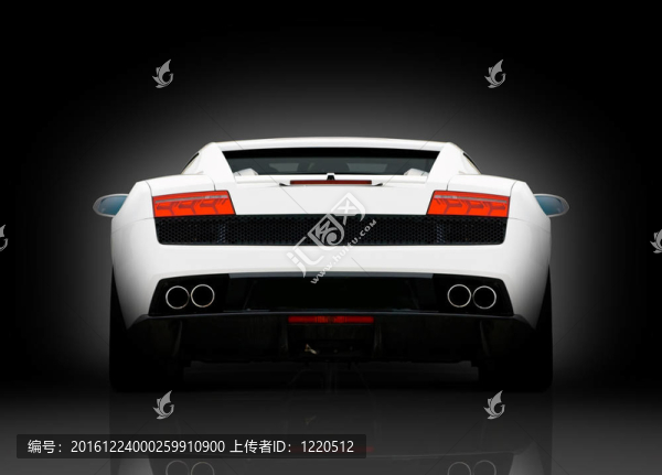 vihite超級跑車的后視圖