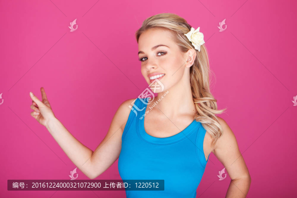 女人指著Copysapce